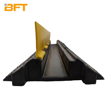 贝傅特 减速带线槽 橡胶PVC电缆保护槽室内外护线盖板压线板橡胶电缆过桥板 PVC中一槽线槽