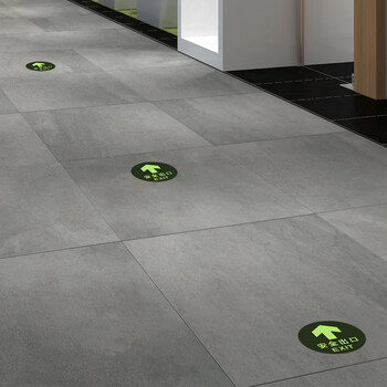 坚冠 安全出口圆形 25片装 夜光耐磨地贴 消防安全疏散标识指示牌 逃离方向指示