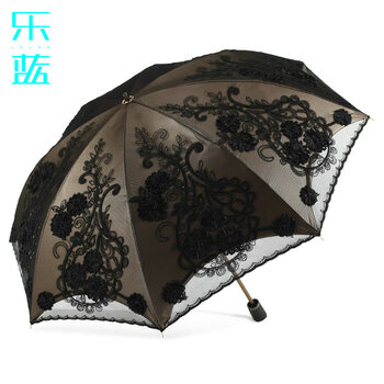 
                                        乐蓝女士手工刺绣金色伞骨黑胶遮阳伞防晒二折蕾丝公主户外晴雨伞太阳伞17 黑色                