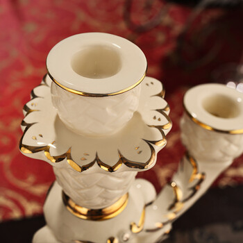 
                                        友来福 三头蜡烛台餐桌摆件欧式装饰品陶瓷工艺品 蜡烛台                