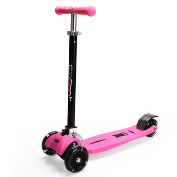 都市飞狐 儿童滑板车 四轮闪光儿童玩具童车踏