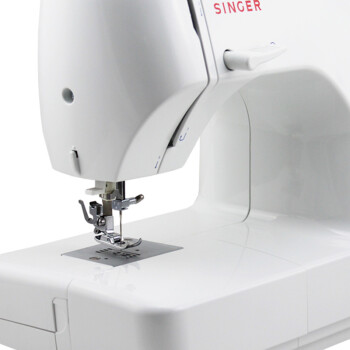 胜家SINGER家用电动多功能缝纫机吃厚锁边 电动台式+全国联保+9种装饰线迹8280A