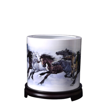 
                                        瓷博 景德镇陶瓷笔筒驰骋八骏图桌面马摆件工艺品 书房办公室装饰品艺术瓷器                