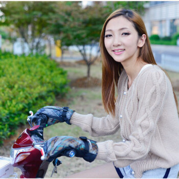 
                                        沐坤 骑车手套 电热保暖手套 羽绒手套电动车自行车发热手套 电热防水手套元旦新年情人节礼物 经典黑                