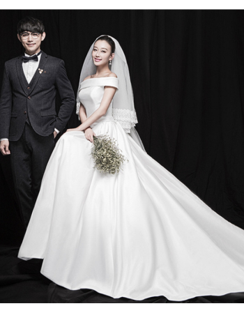 影楼婚纱摄影新款白纱唯美韩版缎面礼服复古韩式一字肩经典白纱 男