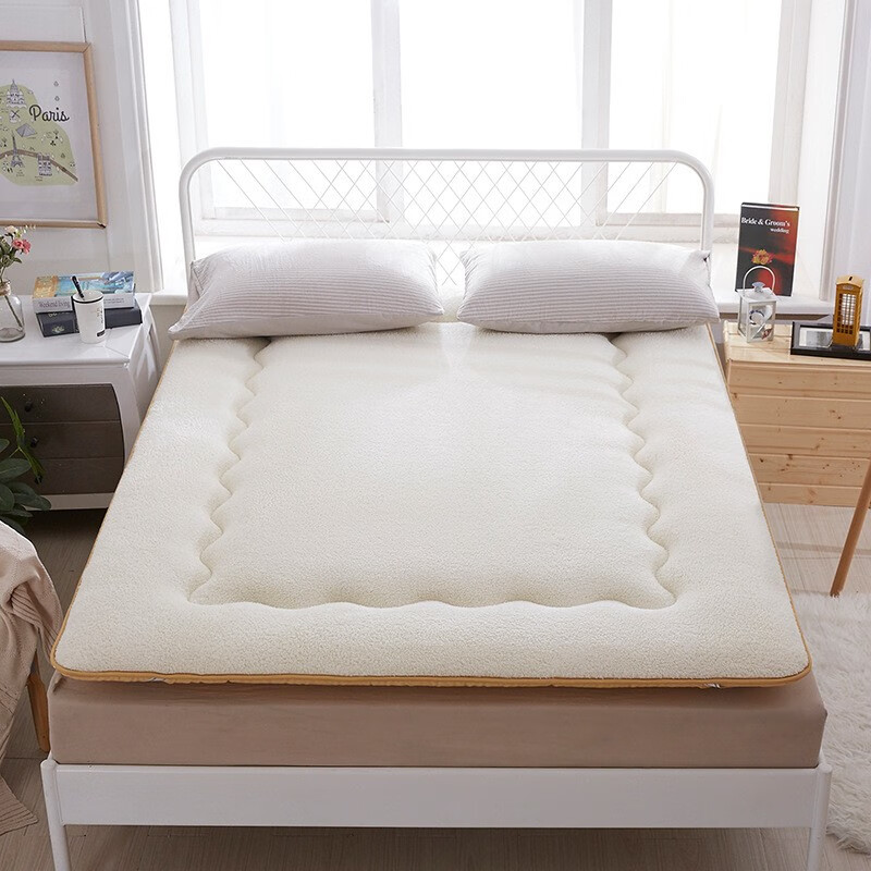 马克西姆 1.5米羊羔绒床垫白色MHT0301