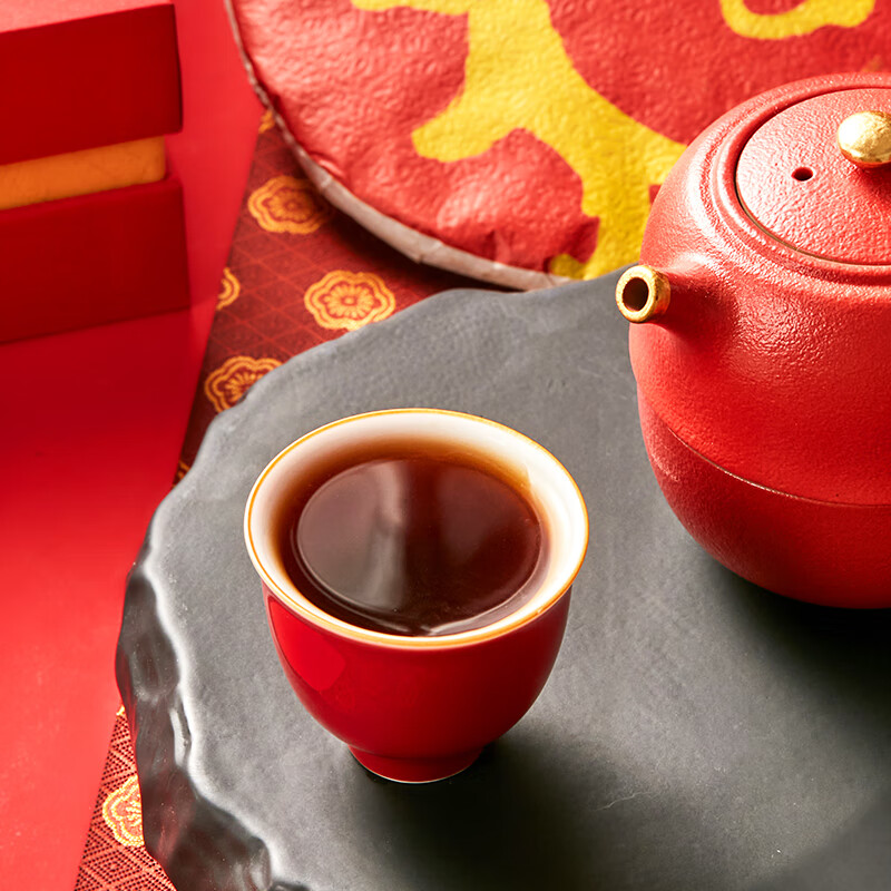 露华春  年年福礼盒茶饼