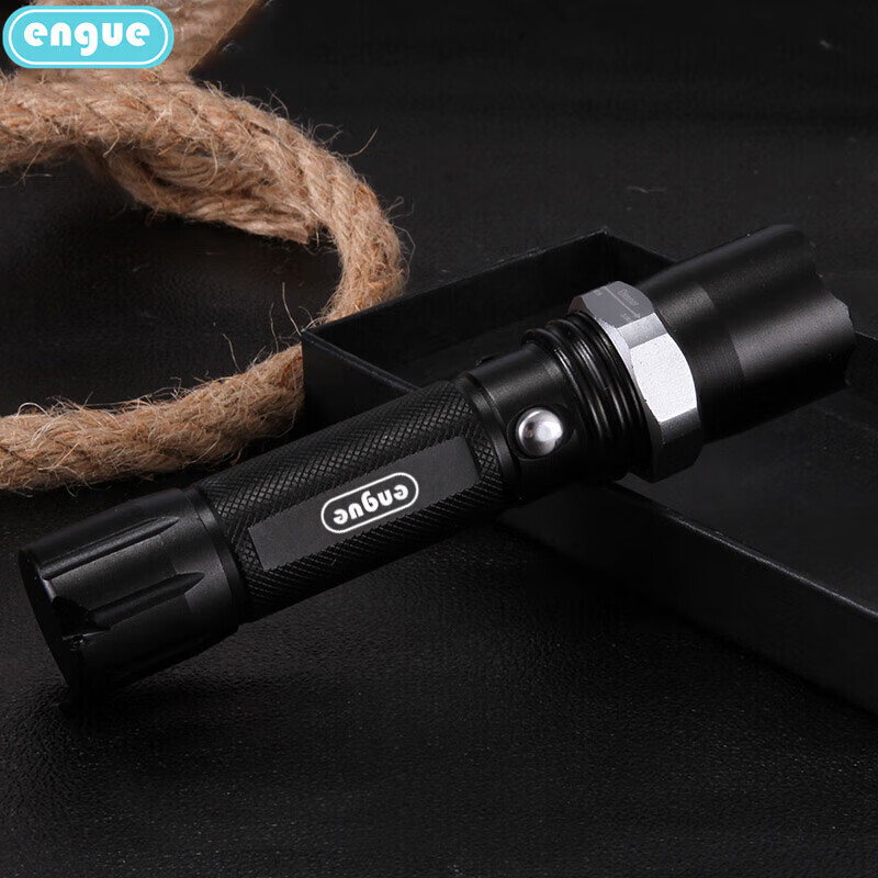 engue三档强光调焦金属手电筒  EG-110