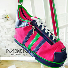 木村原宿正<em>品牌</em>个性斜挎包<em>八妹</em>同款鞋子单肩斜