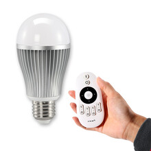 点亮生活 无极调光LED可变色温智能灯泡 节能灯螺口无线遥控灯泡 银色 6W套装灯泡+遥控器怎么样，评论