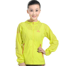 夏天穿什么颜色工作服防晒效果好