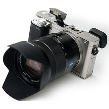 【富士X-E2+XF18-55mm和佳能EOS M3(EF-M