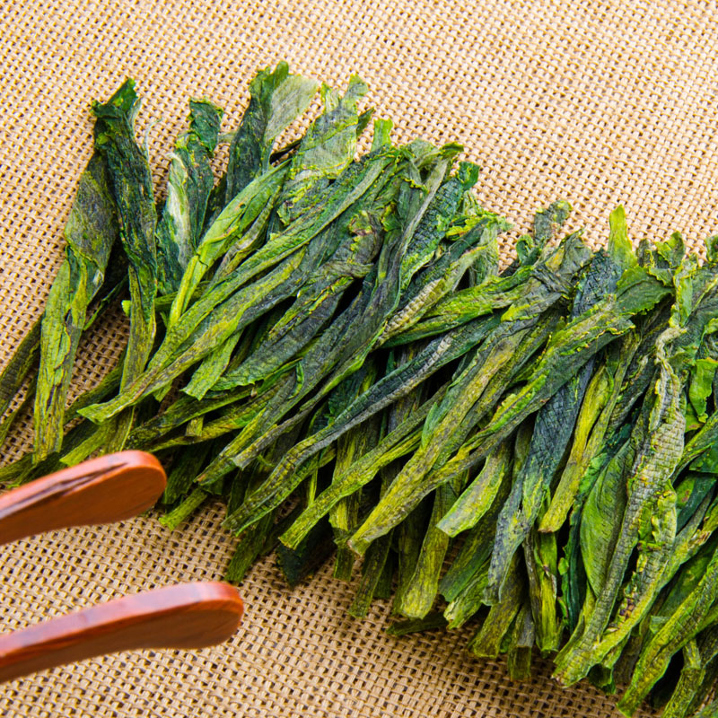 绿茶叶是绿色的吗?