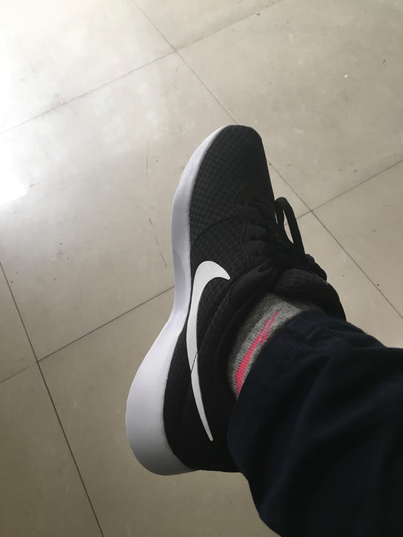 蛮大气的,穿着舒服,一直相信自营,相信耐克,相信品牌的力量~~~