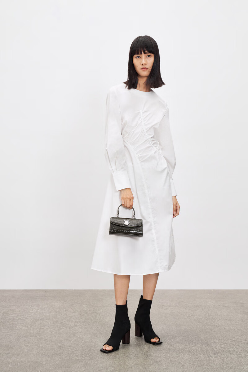 ur2021秋季新品女装时尚洋气圆领抽褶宝藏连衣裙wg35r7ae2000正黑s