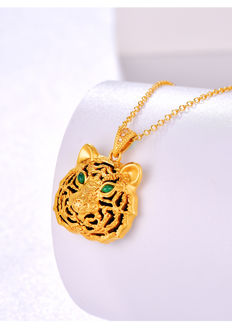 温松老凤凰 18k金绿眼虎头吊坠虎年本命年挂坠老虎生肖吊坠锁骨链男女