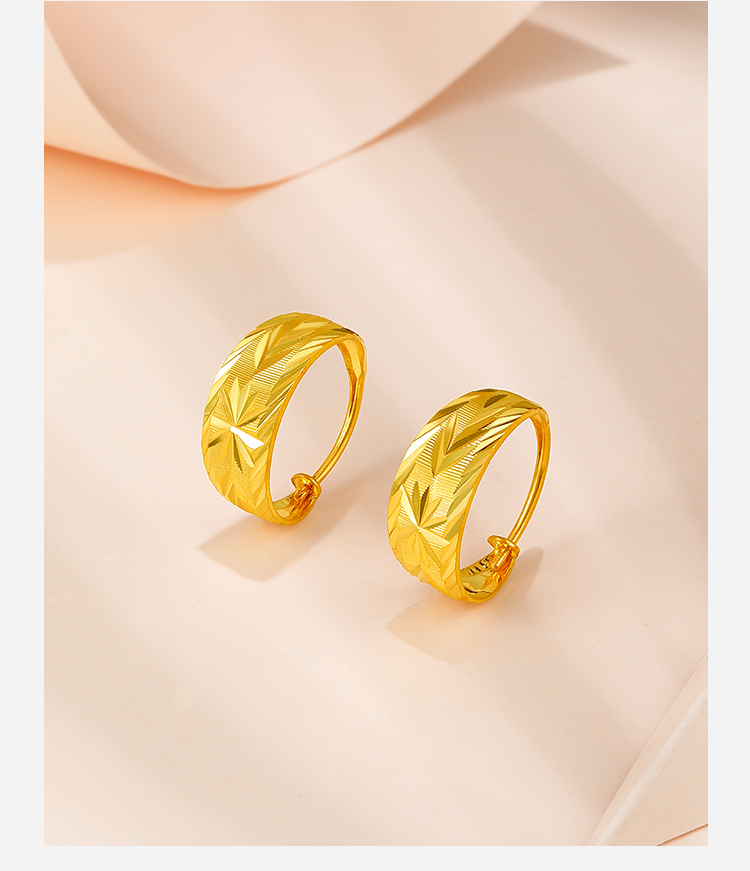 周六福 珠宝女款简约黄金耳环耳饰 计价aa090834 约2.96g