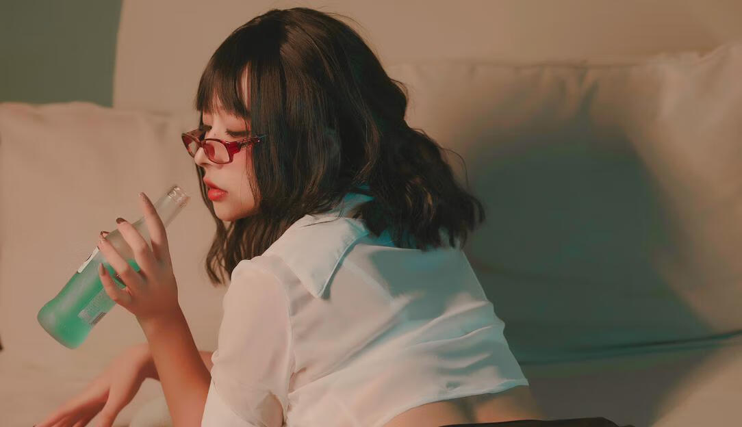 yuuhui玉汇《宿醉》:情感交响曲,醉心回忆!插图2 yuuhui玉汇《宿醉》:情感交响曲,醉心回忆!插图2