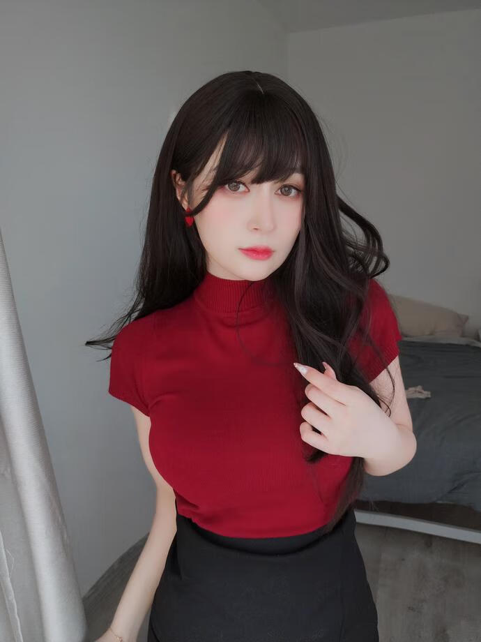 白银81-Fantia 23年05月会员订阅 [330P3V-1.72GB]