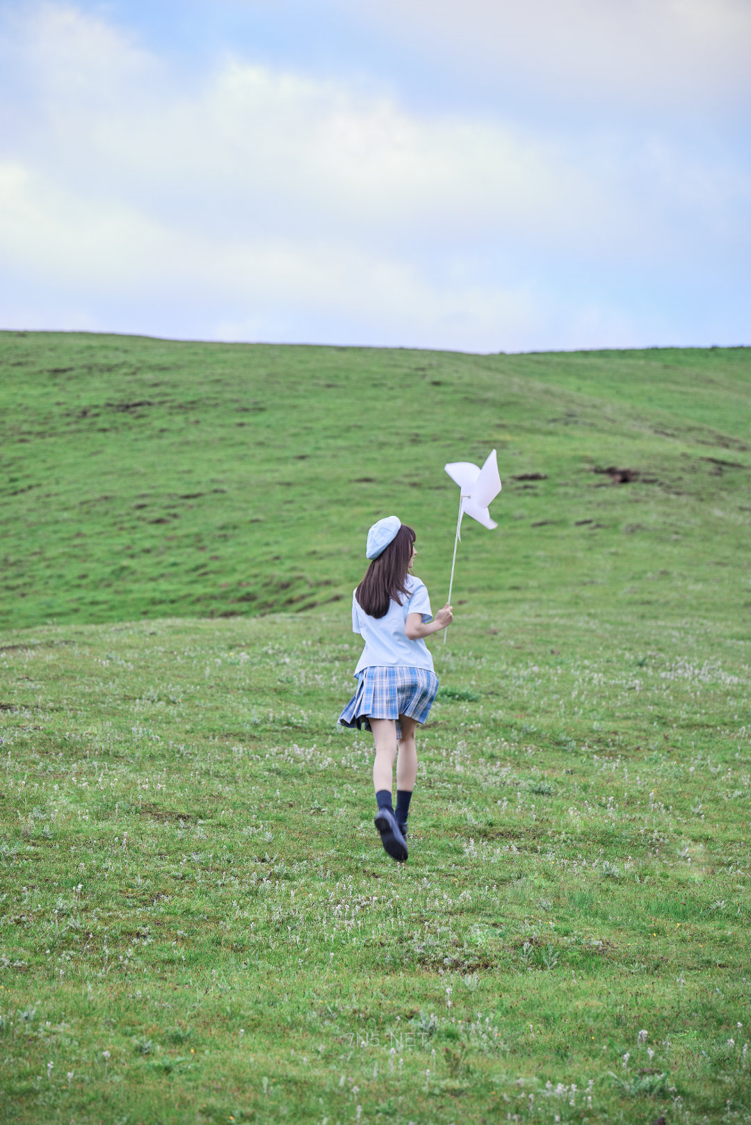 高山草原里的Kitaro_绮太郎 JK写真实拍