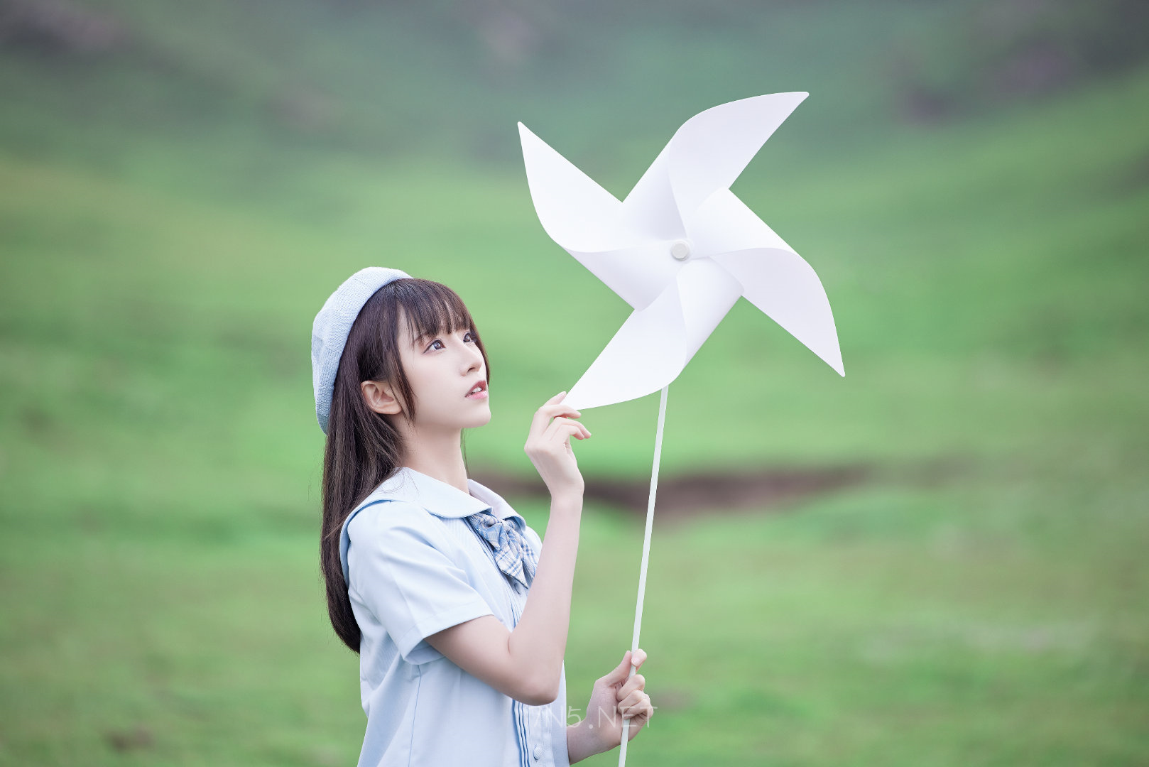 高山草原里的Kitaro_绮太郎 JK写真实拍