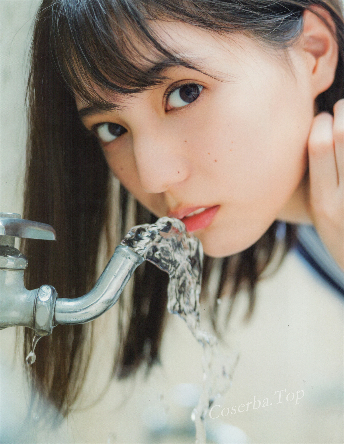 Kosaka Nao 1st Photobook _HP scan_ _9_.jpg