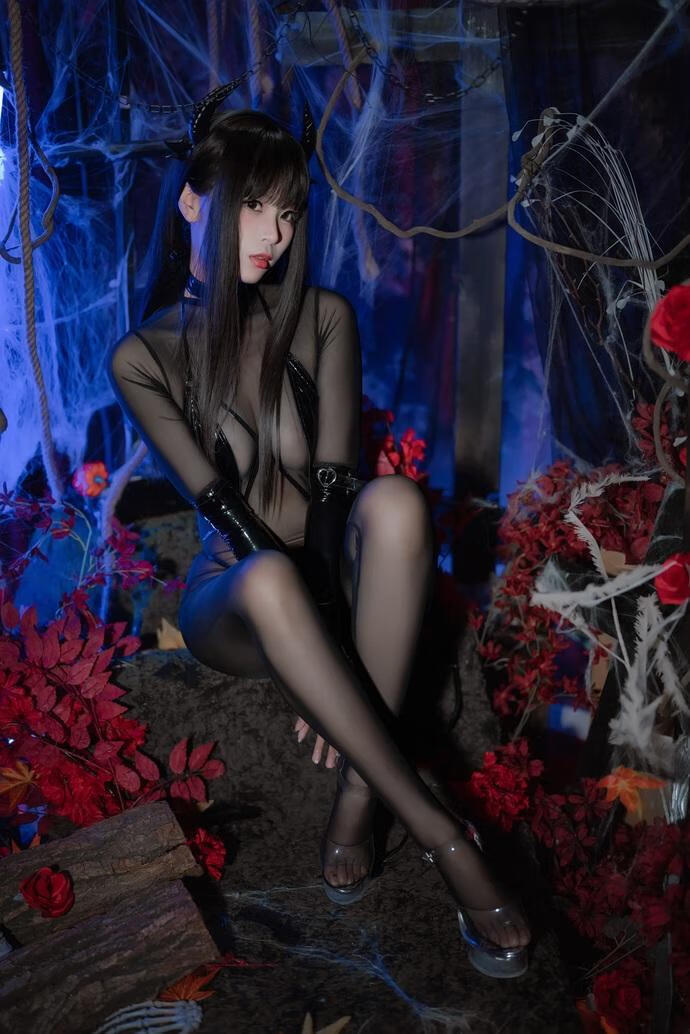 轩萧学姐-万圣节魅魔[124P1V-706MB]