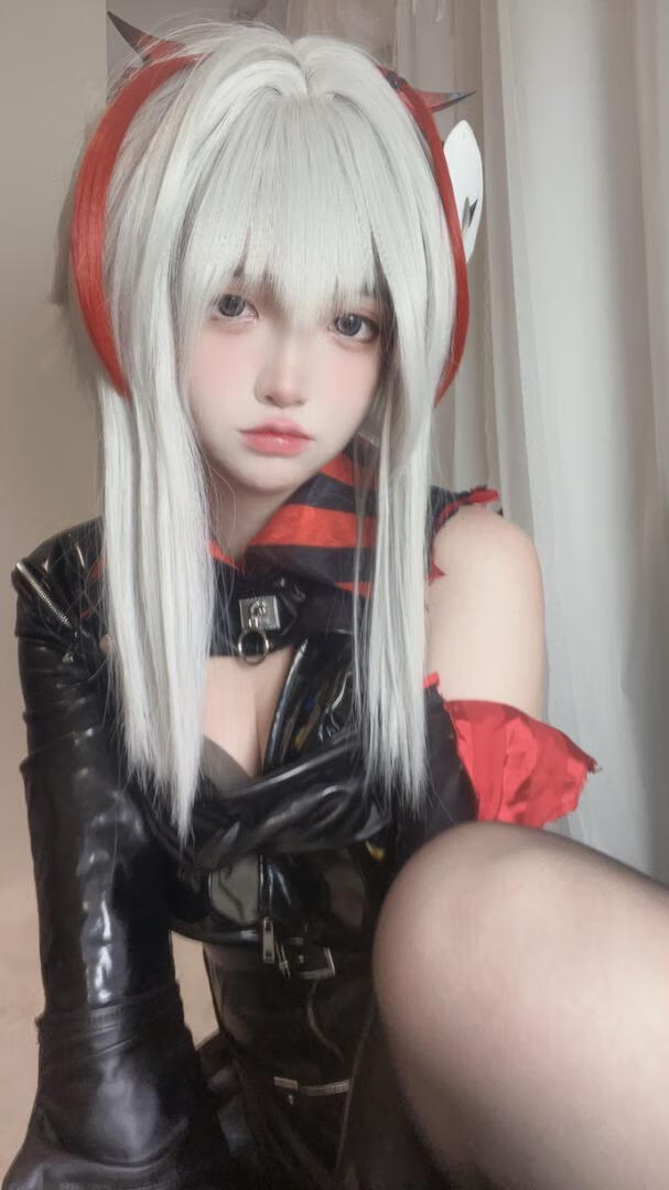 疯猫ss-明日方舟 W [33P-65M]