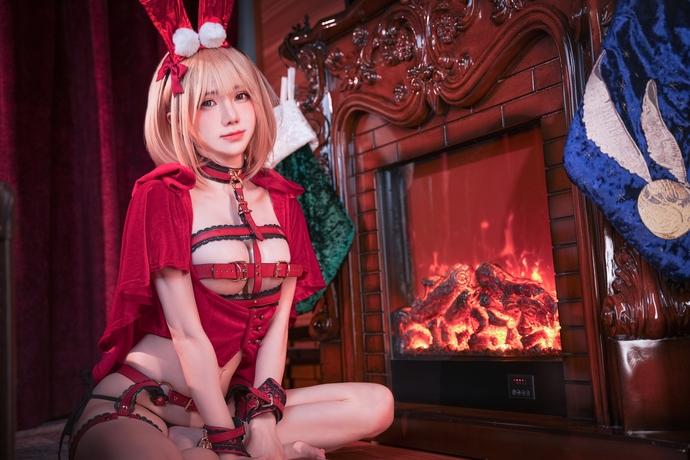 Sally Dorasnow-Red Riding Hood [58P-956MB]