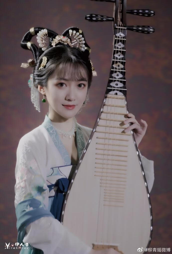 柳轻摇将古典琵琶与流行音乐结合 演绎了新时代的古风音乐.jpg 柳轻摇将古典琵琶与流行音乐结合 演绎了新时代的古风音乐