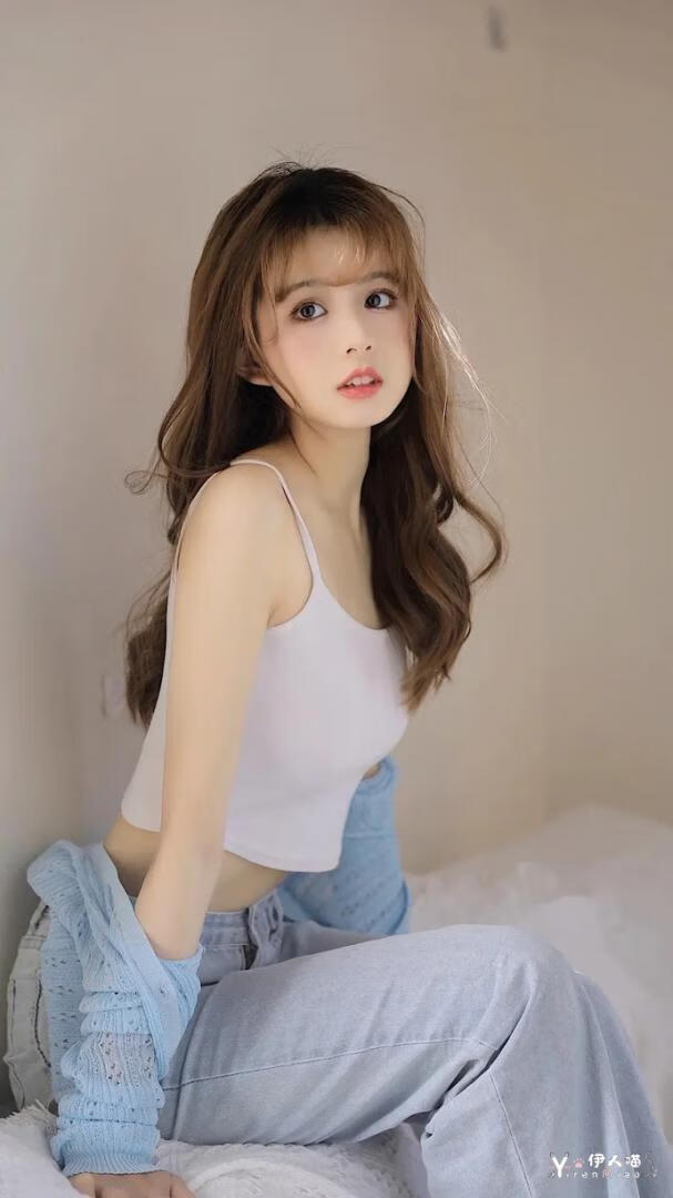 「萌妹壁纸」YRM.023 范思思的校园装仿佛找到了初恋的感觉