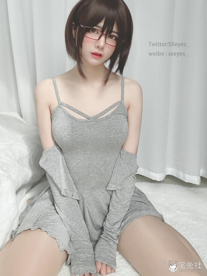 眼酱大魔王w全套cos图片合集 探索眼镜带来的次元魅力