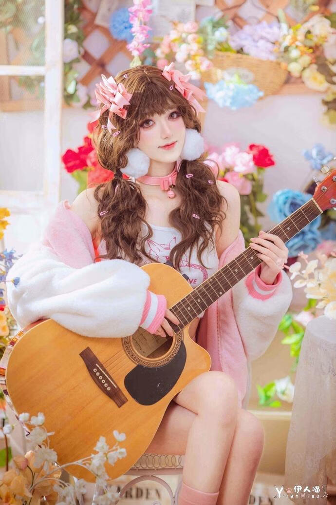 南桃Momoko cosplay作品087 少女吉他与蝴蝶结 伊人喵.jpg 南桃momoko全部图集 高冷美艳的逗比博主很会放福利