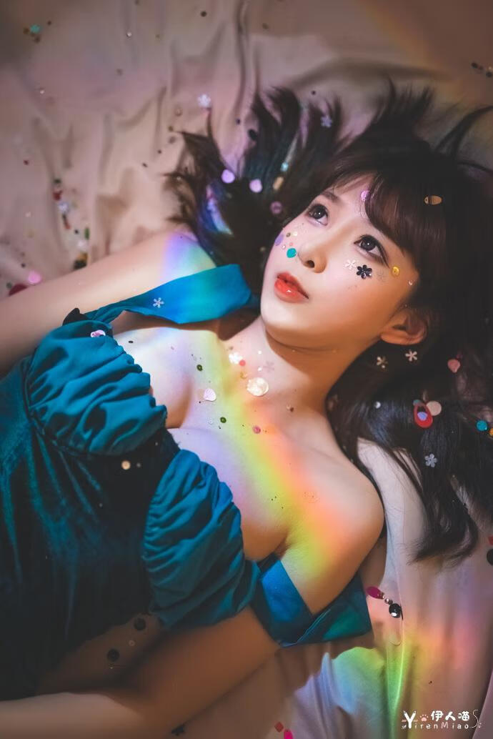 曾经的斗鱼王牌小酥酱 一位能歌善舞的御姐妹子