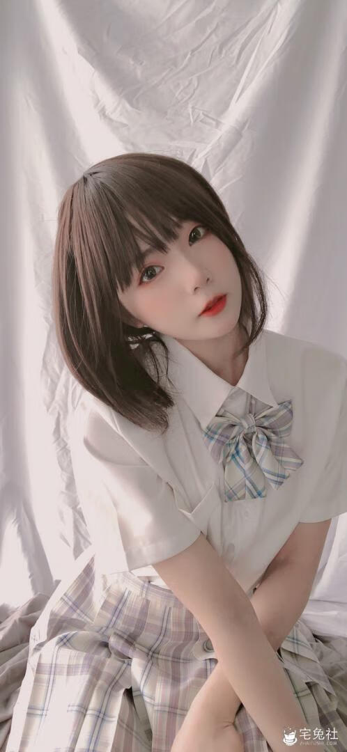 是青水百合子全套cos图片合集 可爱婴儿肥的色系萌妹子