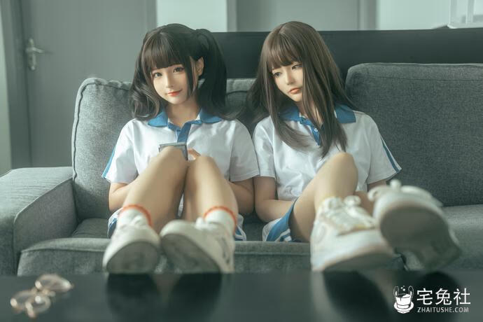 创可贴双壁妹子！桃良阿宅和蠢沫沫同桌的你再次刷新快乐的上线！