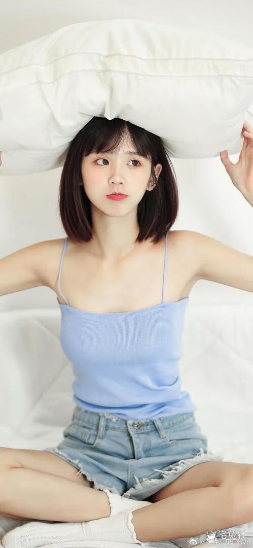 井川里予和别人打扑克牌的视频在哪里能找到?她是怎么火起来的 宅兔社 (4).jpg 井川里予和别人打扑克牌的视频在哪里能找到?她是怎么火起来的?