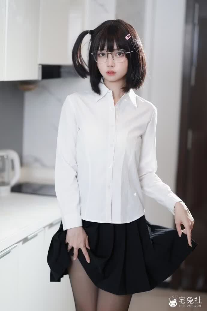 洛桑w伊梓全套作品图合集 猫耳衬衫造型太顶了
