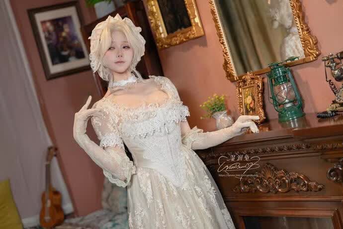 咬一口兔娘(Yiko湿润兔) – 2026年6月作品 大小姐的思春期 [108P3V-1.05GB]