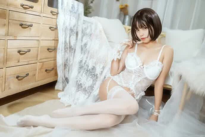 三無人型-白色蕾丝[26P-148M]