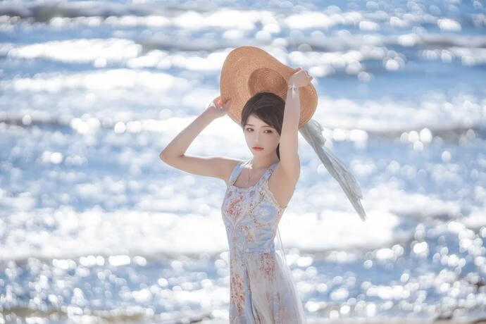 桜桃喵-发光的海[18P-442MB]