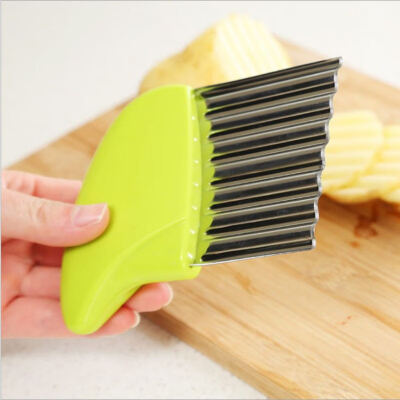 

1pc Creative Shredder Potato knife cutting machine Stainless steel multi-purpose wave knife Kitchen Knives Fruit Tool