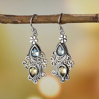 

Household OFD Creative Water Drops Cat Claw Footprints Earrings Inlaid with Moonstone Coloured Gemstone Earrings