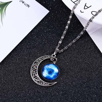 

Women Fashion Personality Concise All-match Exquisiste Elegant Moon Shape Pendant Necklace