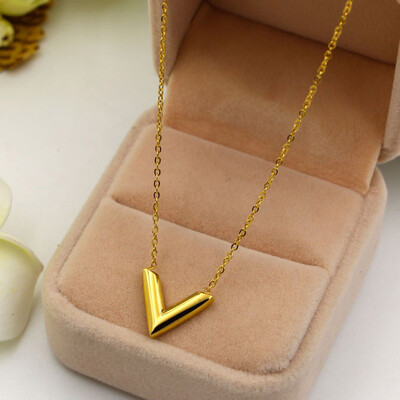 

V Letter Pendant Necklace Titanium steel Fashion Rose Gold Silver Color Woman Jewelry