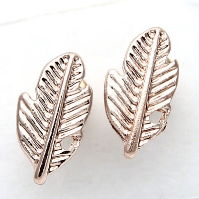 

Femmes Jewelry Exquisite Leaf Goods Feather Design Stud Women Arete Practical Doreille Earrings Mujer for