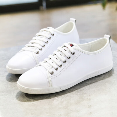 

Leather white shoes mens wild flat 2018 autumn new Korean version of the trend of breathable literary street shooting mens shoes