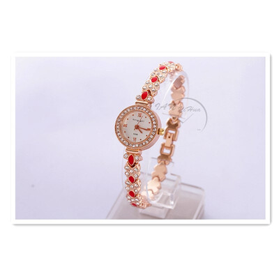 

2018 new bracelet watch ladies student Mori girl cute casual trend diamond love soft sister watch free postage