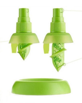 

Kitchen creative gadget fruit lemon sprayer manual juicer manual spray