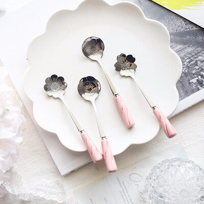 

STRUST 4pc set stainless steel porcelain Creative Flower coffee spoon set tea spoon set stirring spoon set